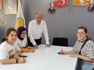 Balıkesir’de Üçüz Kardeşler Ak Partiye Üye Oldu