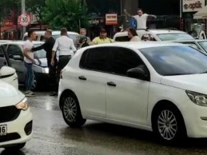 Bursa’da Kaza Sonrası Ortalık Savaş Alanına Döndü