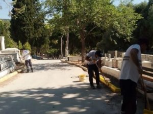 Milas Şehir Mezarlığı, Bayrama Hazırlanıyor