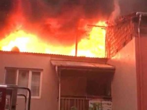 Bursa’da Bir Evin Terası Alev Alev Yandı