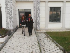 Evlerden Para Ve Ziynet Eşyası Çalıyorlardı, Yakayı Ele Verdiler