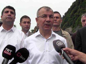 Artvin Valisi Doruk: "Yolu Trafiğe Açmak İçin Çalışmalarımızı Başlattık"