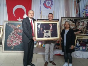 Başkan Bakkalcıoğlu Yıl Sonu Sergisini Ziyaret Etti