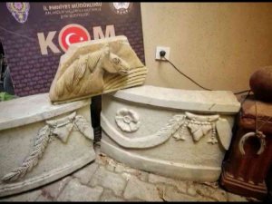 İ̇zmir Polisinden Tarihi Eser Kaçakçılarına Operasyon