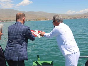 Tatvan’da Kabotaj Bayramı Törenle Kutlandı