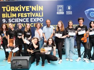 Bursa Anadolu Lisesi Sosyal, Sanatsal Ve Sportif Faaliyetlerle Ön Plana Çıkıyor