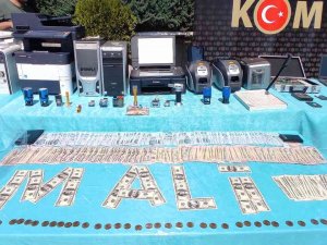 İ̇stanbul’da Yabancı Uyruklu Kişilere Sahte Evrak Hazırlayan Şebeke Çökertildi