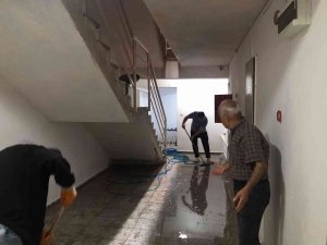 Boşanma Aşamasındaki Eşini Öldürüp İntihar Etti