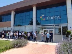 Bayrama Günler Kala Kapı Önüne Konan İşçilerden Enerya’ya Şok Suçlama