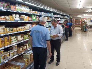 Hakkari’de Zincir Marketler Denetlendi
