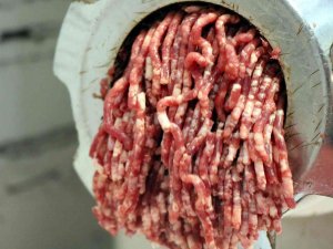 Kasaplar Fiyat İndirdi: Korsan Kıyma Çekimine Fırsat Yok