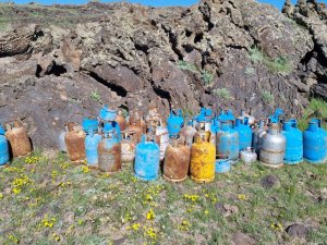 Tendürek Dağı’ndaki Mağarada 95 Adet Tüp Ele Geçirildi