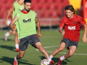 Galatasaray Günü Çift Antrenmanla Tamamladı