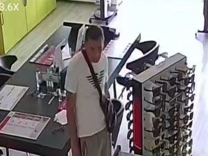 Müşteri Gibi Geldi 140 Euro Çaldı
