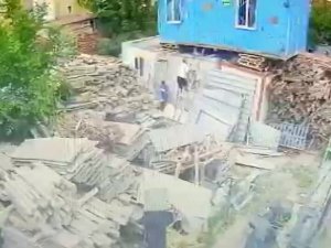 Ataşehir’de İnşaatın Deposundan Kablo Çalan Hırsızlar Yakalandı
