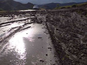 Dolu Ve Sağanak Sele Neden Oldu