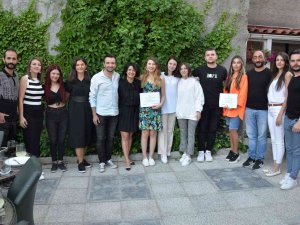 Bozüyük Belediye Tiyatrosu 2. Dönem Mezunlarını Verdi