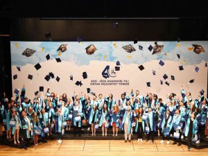 Ortak Mezuniyet Töreniyle Kariyer Yolculuklarına Adım Attılar