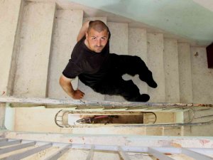 Engelli Ramazan’ın Asansör Çilesi