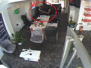 Iraklı Şahsa İş Yerinde Yumruklu Saldırı