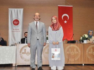 Hafızlık Yarışmasında Bölge Birincisi Oldu