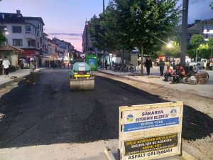 Büyükşehir’den Katlı Pazar Bölgesinde Asfalt Mesaisi