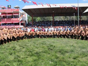 54 Başpehlivan Er Meydanı’nda Kol Bağladı