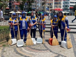Bandırma Cumhuriyet Meydanına Kadın Eli Değdi.