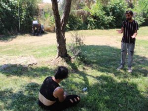 Sevgililerin Kıskançlık Kavgası, Araya Giren Genci Canından Bezdirdi