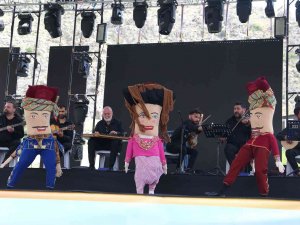 Anadolu Halk Dansları Topluluğu, Nasreddin Hoca Festivali’ne Katıldı