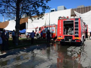 Park Halindeki Panelvan Alevlere Teslim Oldu