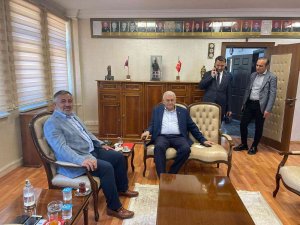 Binali Yıldırım’ı Taşıyan Helikopter Bilecik’e Acil İniş Yaptı