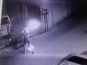 Maltepe’de Eski Milletvekilinin Aracına Molotoflu Saldırı
