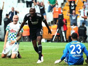 Beşiktaş, Atiba’yla 1 Yıllık Sözleşme İmzaladı