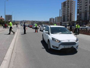 Otomobilin Çarptığı Zihinsel Engelli Çocuk Ağır Yaralandı