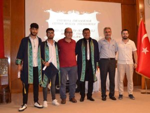 Ceyhan Meslek Yüksekokulunda Mezuniyet Sevinci