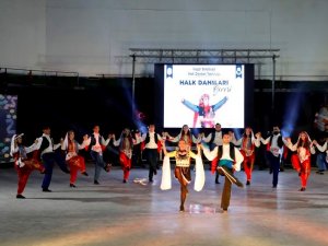 İ̇negöl Belediyesi Halk Dansları Topluluğundan Muhteşem Gösteri