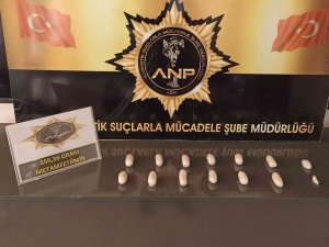 İ̇ran Uyruklu Şahsın Bağırsağında 12 Kapsül Metamfetamin Maddesi Ele Geçirildi