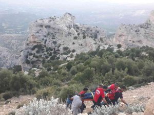 Uçuruma Düşen Motosikletin Sürücüsü Yaralandı