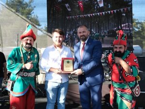 Meyvesi Güzel Olan Altını Kaptı