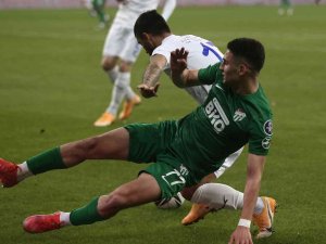 Tuğbey Akgün, Bursaspor İle Olan Sözleşmesini Feshetti