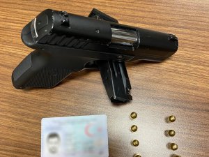 Sancaktepe’de Ruhsatsız Tabancalar Çakar Denetimine Takıldı
