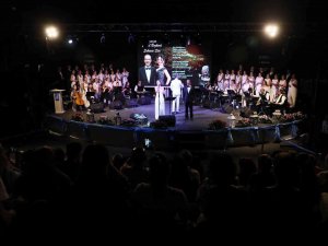 Asev Tsm Korosu Muazzez Abacı Şarkılarıyla Mest Etti