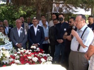 Eski Bakan Mehmet Moğultay Mezarı Başında Anıldı