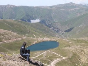 Zirvedeki Krater Gölleri Büyülüyor