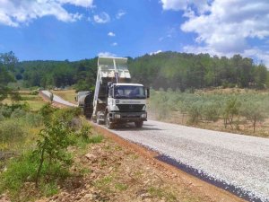 Menteşe’nin Kırsal Mahallelerinde Yol Çalışmaları Sürüyor