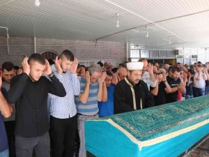 Kızını Kurtarmak İsterken Boğulan Babaya Veda