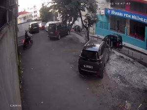 Park Halindeki Motosikleti Çaldı