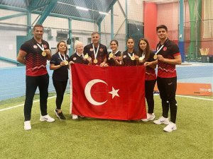 Denizlili Berfin Altın Madalyanın Sahibi Oldu
