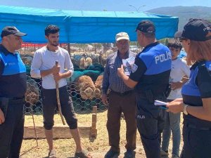 Polisten Kurban Satıcılarına Dolandırıcılık Uyarısı